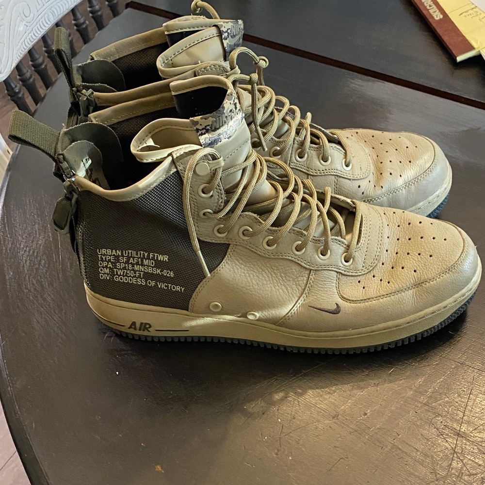 Nike Air Utility Men's Boots - Khaki